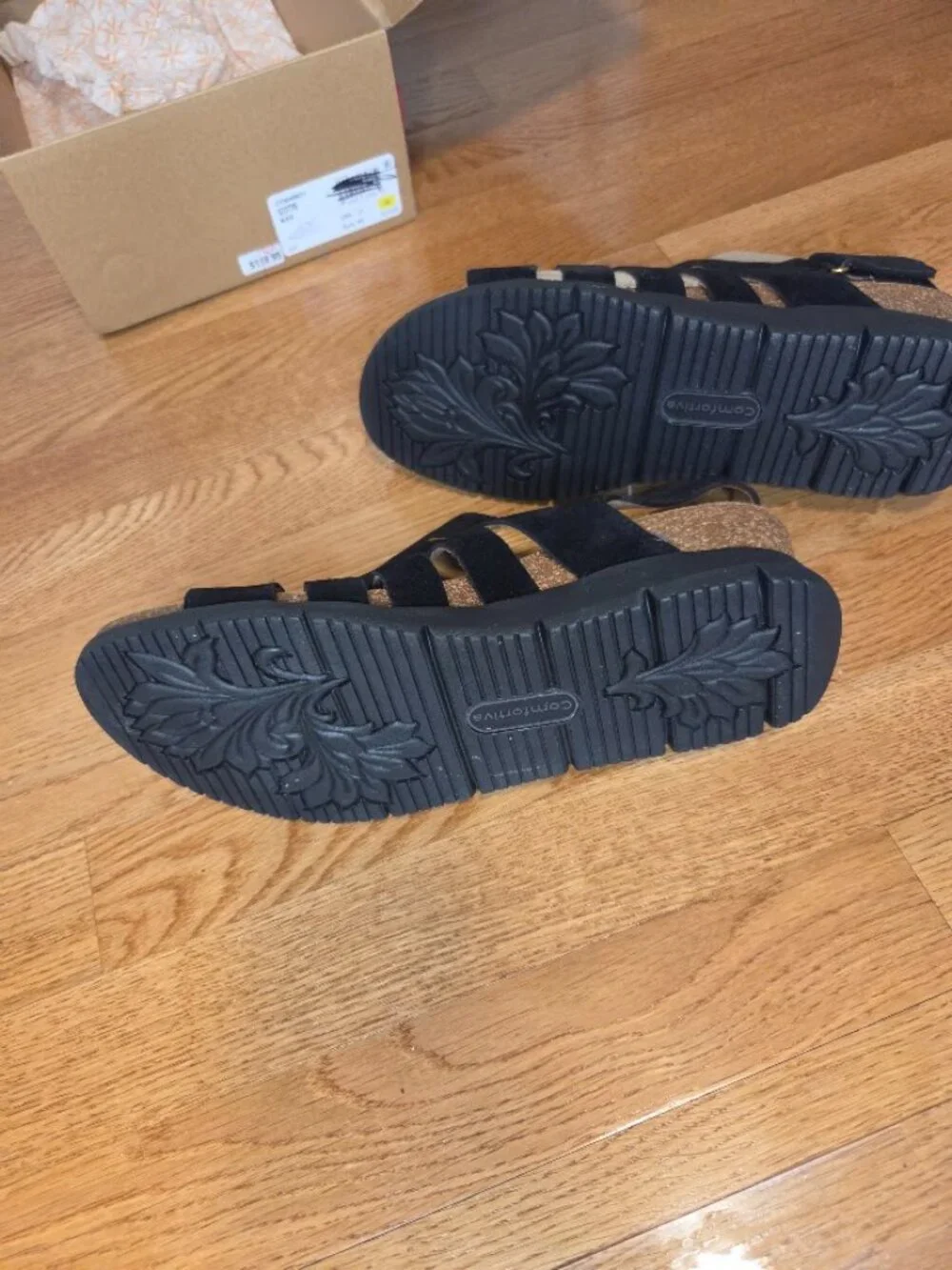 NIB Comfortiva Scottie Black Suede Memory Foam Wedge Sandals 11 M